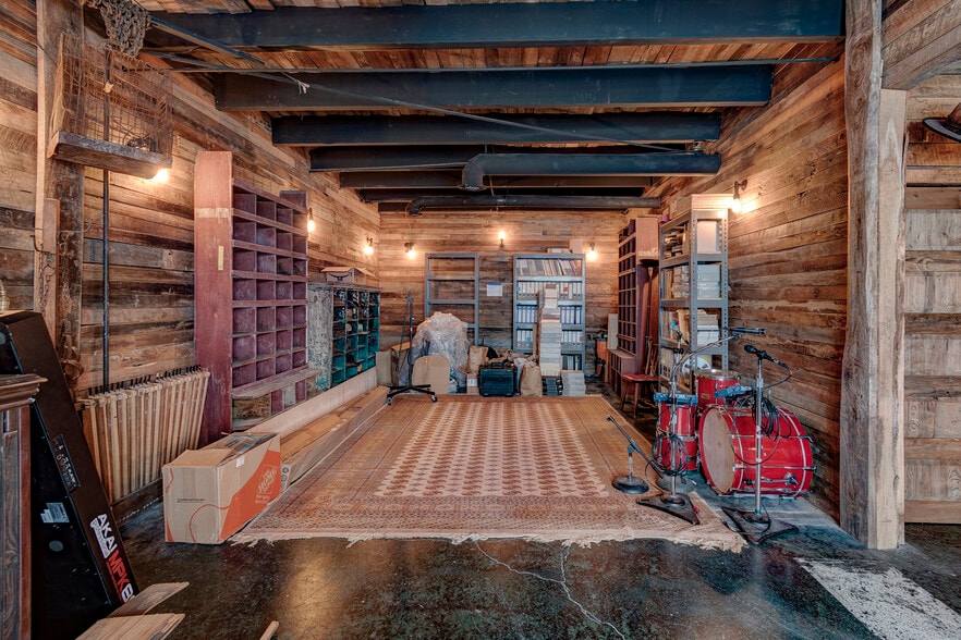 More Photos Of 114-116 17th Ave S, Nashville Office For Sale