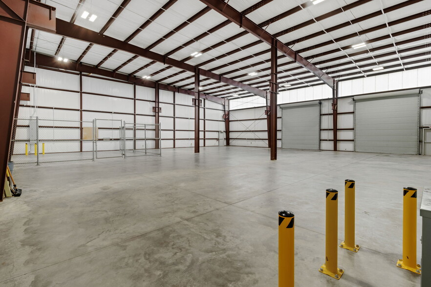 More Photos Of 8110 Parkside Ave, Baytown Warehouse For Sale