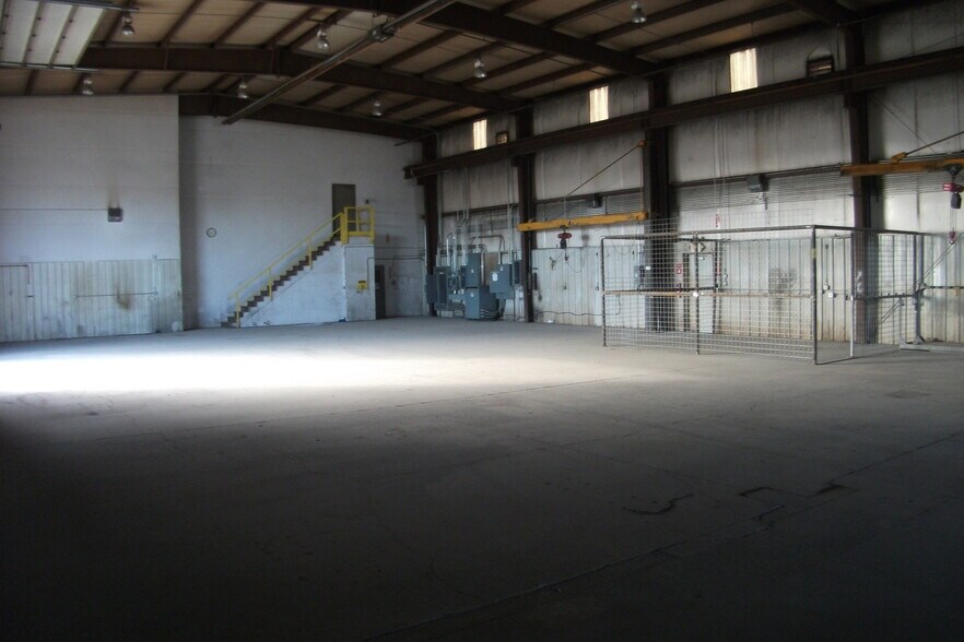 More Photos Of 187 Gusher st, Evansville Manufacturing For Lease