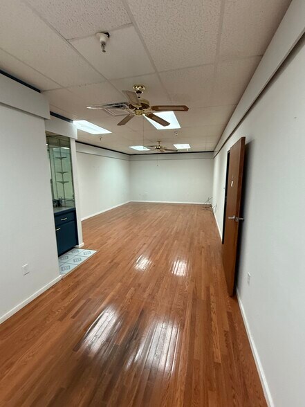 More Photos Of 416-418 NW 8th St, Oklahoma City Office For Sale