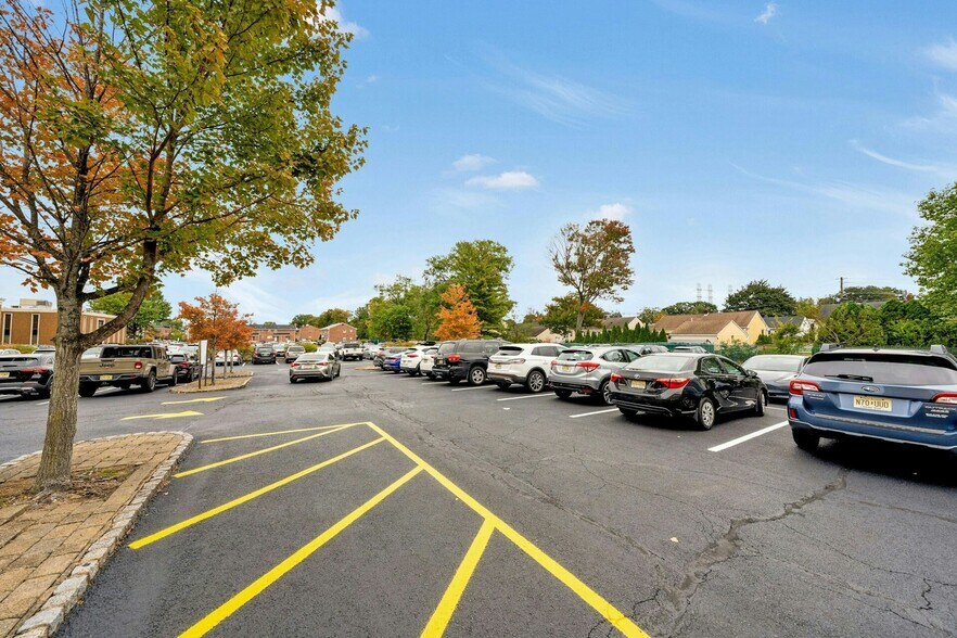 More Photos Of 1033 Clifton Ave, Clifton Medical For Sale