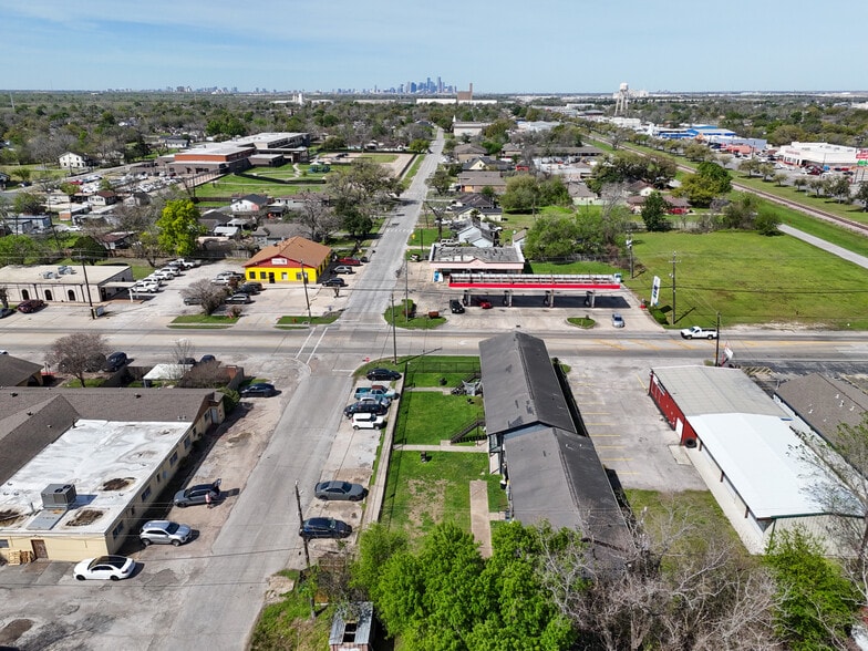 More Photos Of 11111 Wiggins St, Houston Apartments For Sale