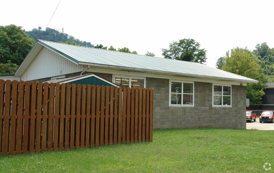More Photos Of 9917 Maccorkle Ave, Charleston Auto Repair For Lease