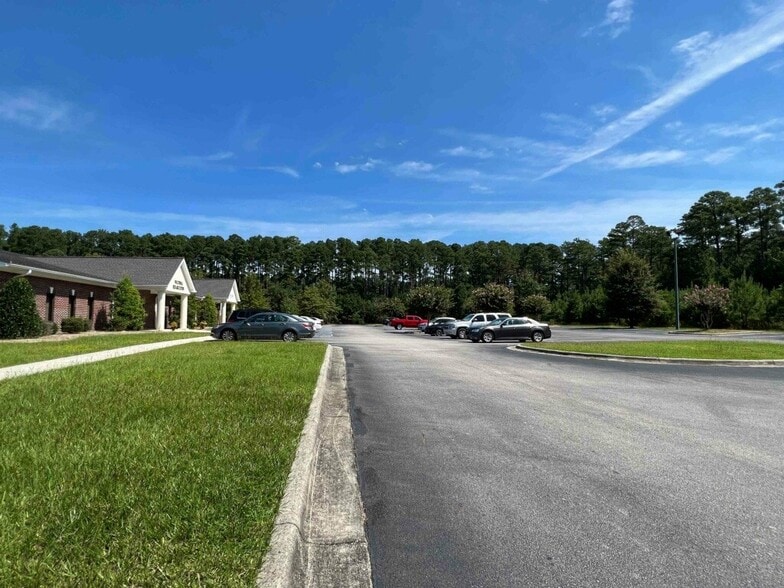 More Photos Of 289 Corporate Dr, Lumberton Office For Lease