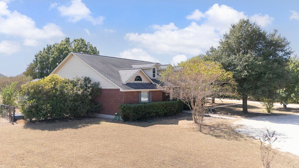 More Photos Of 900 County Road 132, Hutto Land For Sale