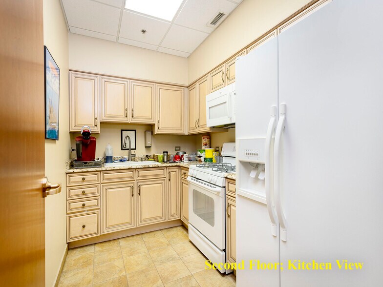 More Photos Of 739 North Ave, Glendale Heights Loft Creative Space For Lease