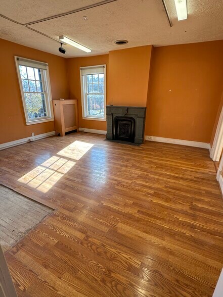 More Photos Of 25 S Main St, Pittsford General Retail For Sale