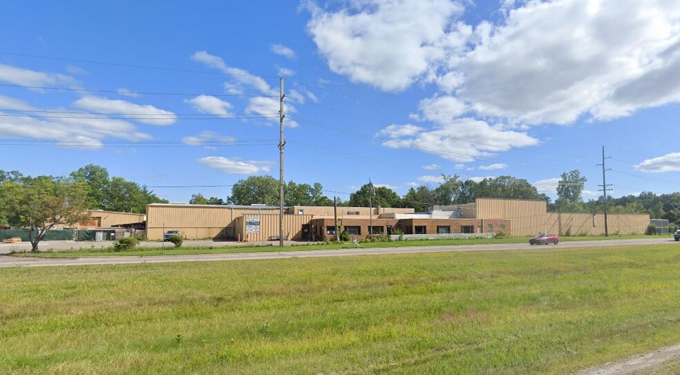 Primary Photo Of 1704 E Highland Rd, Highland Warehouse For Sale