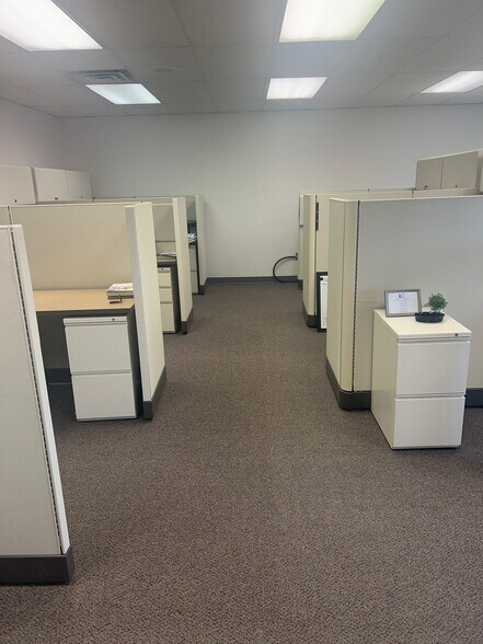 More Photos Of 171 Green Meadows Dr S, Lewis Center Office Residential For Sale