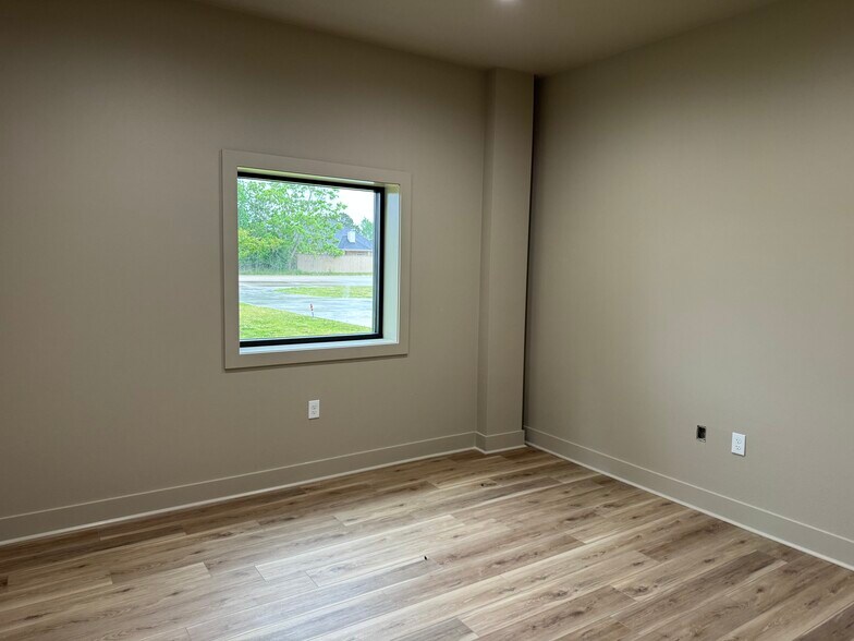 More Photos Of 4230 S Major Dr, Beaumont Warehouse For Lease