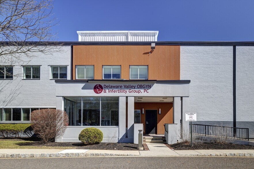 More Photos Of 2 Princess Rd, Lawrenceville Medical For Lease