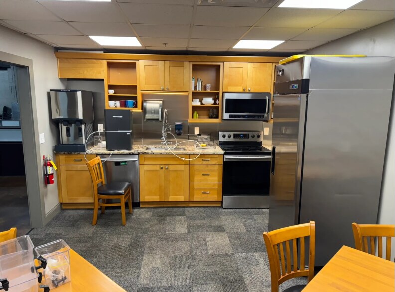 More Photos Of 215-219 Lovvorn Rd, Carrollton Warehouse For Sale