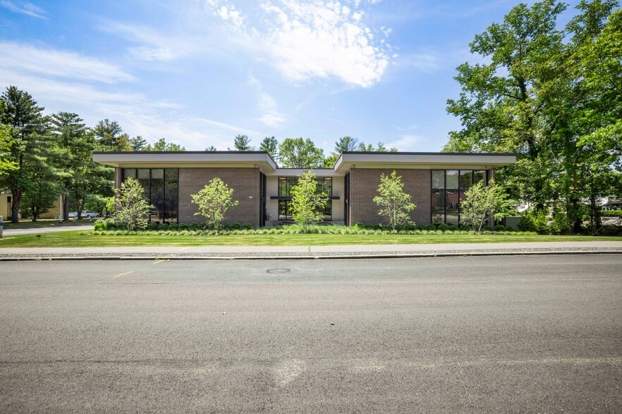 More Photos Of 154 Wells Ave, Newton Office For Lease