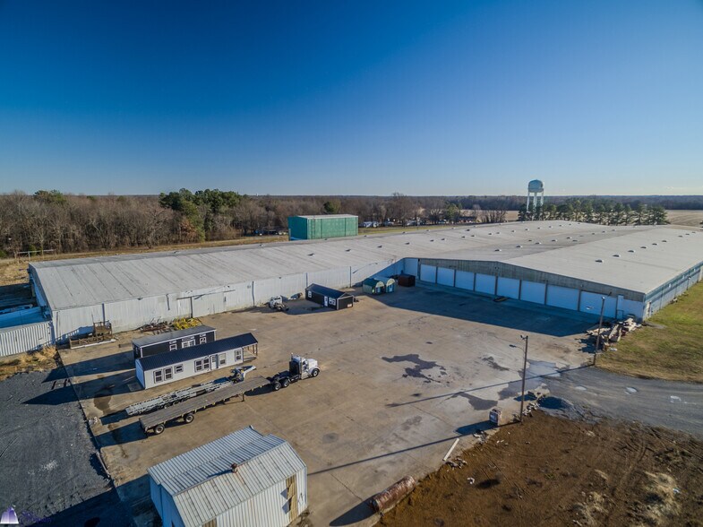 More Photos Of 7845 Carneal Rd, West Paducah Warehouse For Lease