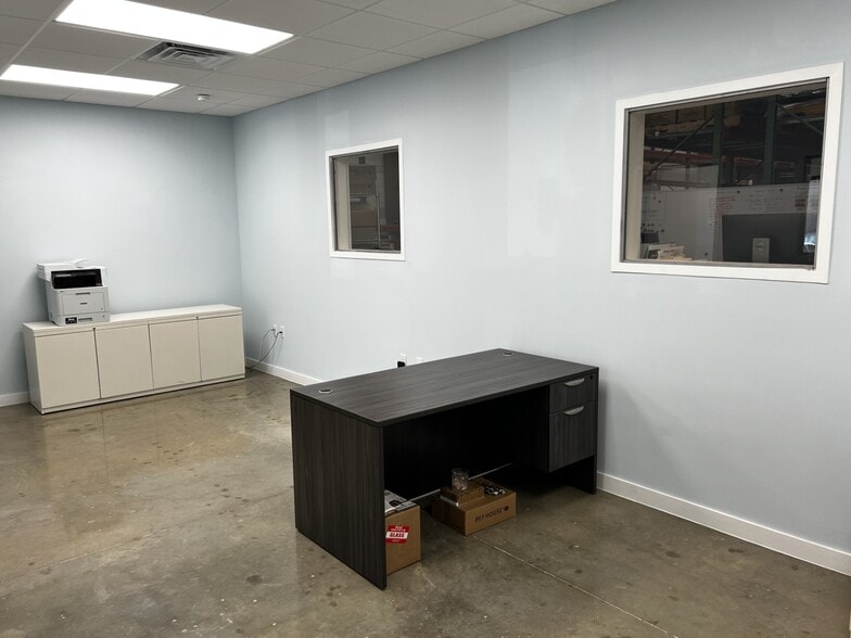 More Photos Of 35 SW 12th Ave, Dania Beach Distribution For Sale