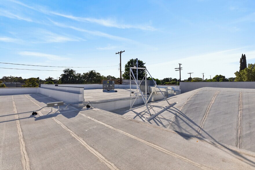 More Photos Of 703 S Main St, Burbank Food Processing For Sale