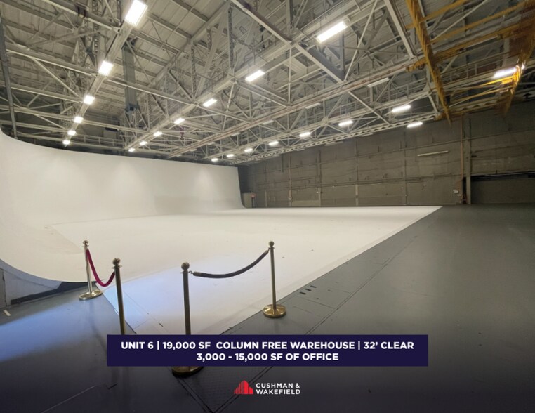 More Photos Of 500 Grumman Rd W, Bethpage Industrial For Lease