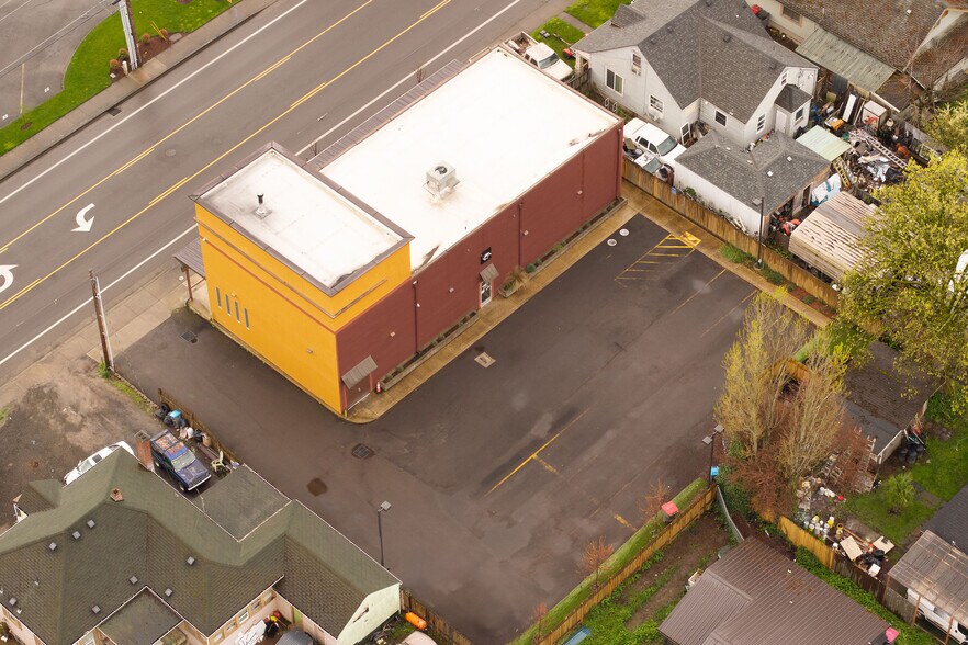 More Photos Of 1031 NE Lafayette Ave, Mcminnville Restaurant For Sale