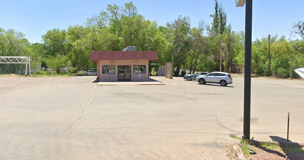 Primary Photo Of 100 Central Ave, Tularosa Fast Food For Sale