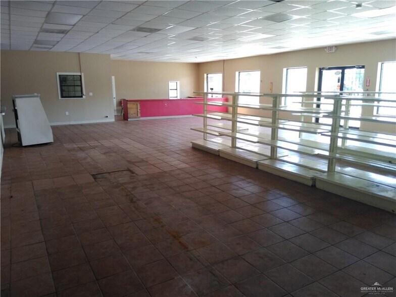 More Photos Of 939 S Alamo Rd, Alamo Convenience Store For Sale