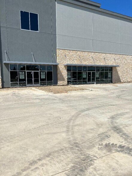 More Photos Of 2901 Miles Rd, Sachse Self Storage For Lease