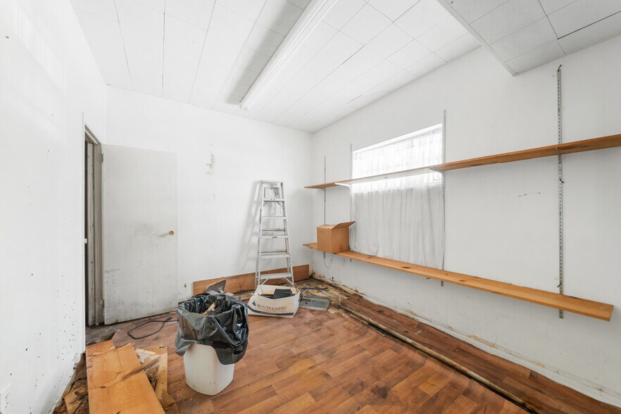 More Photos Of 1601-1605 Whitaker St, Savannah Freestanding For Sale