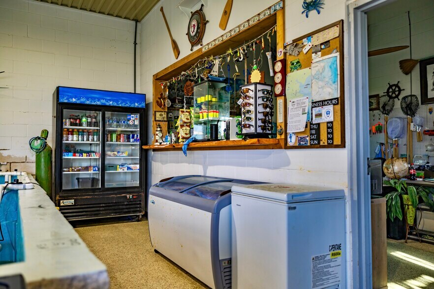 More Photos Of 3902 Highway 146 N, Texas City Marina For Sale