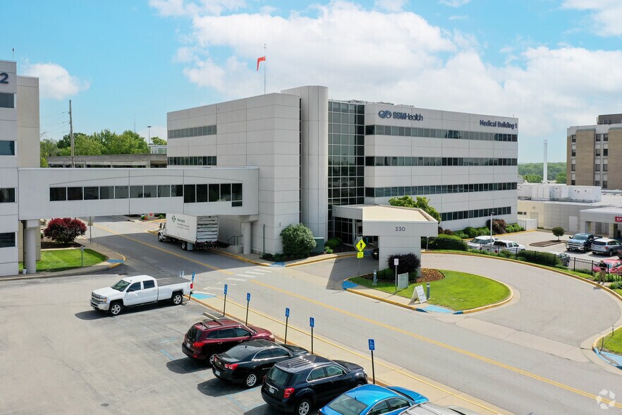 Primary Photo Of 400 First Capitol Dr, Saint Charles Medical For Lease