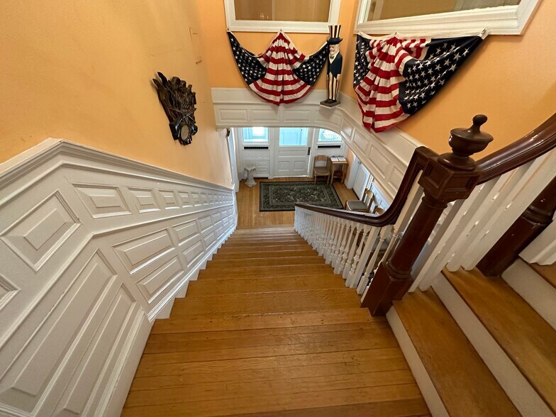 More Photos Of 378 S Main St, Haverhill Office Residential For Lease