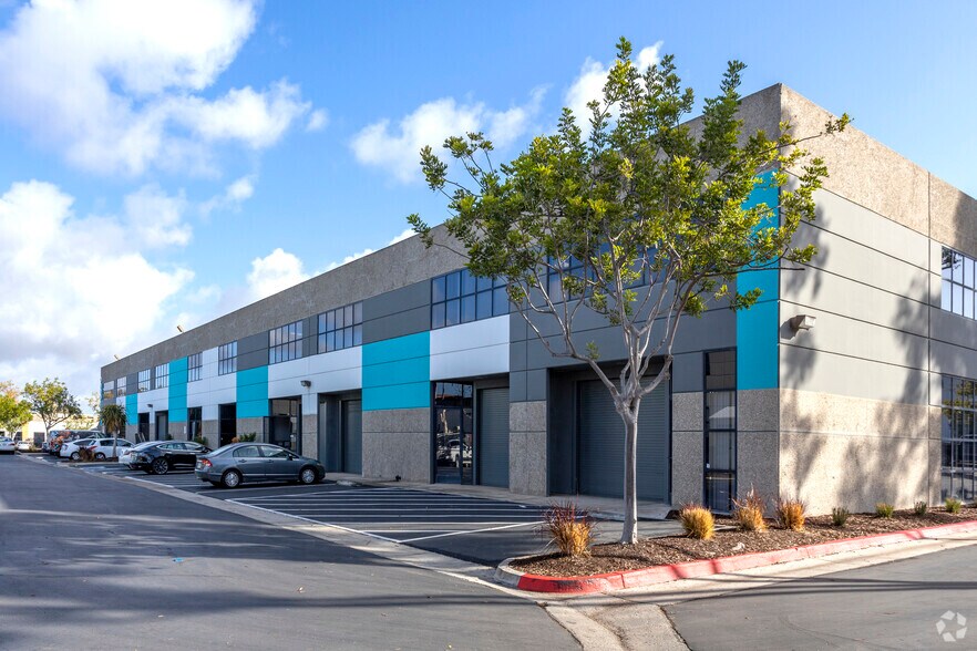 More Photos Of 9520 Padgett St, San Diego Light Manufacturing For Lease