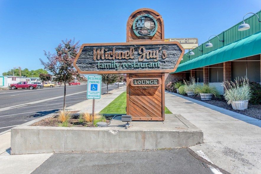 More Photos Of 710 S Columbia Ave, Connell Restaurant For Sale