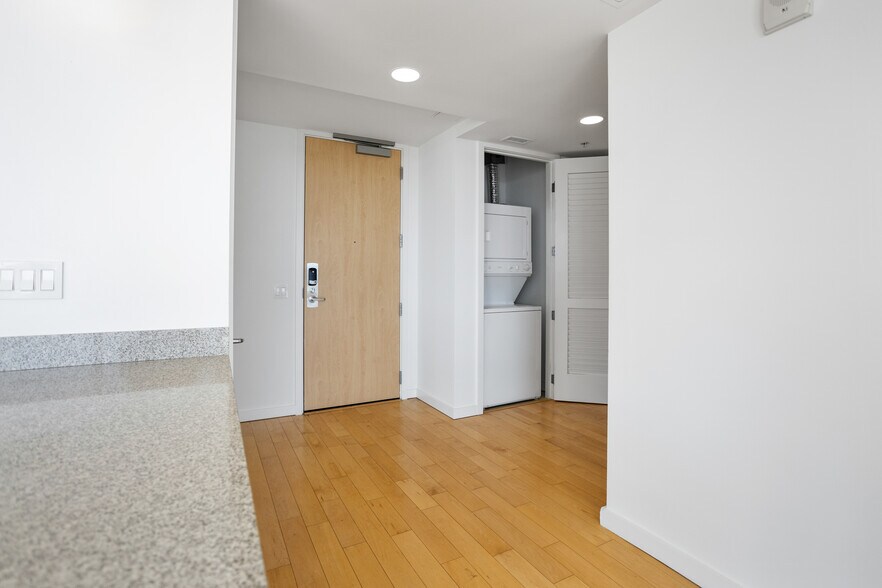More Photos Of 100 Grand Ave, Oakland Apartments For Lease