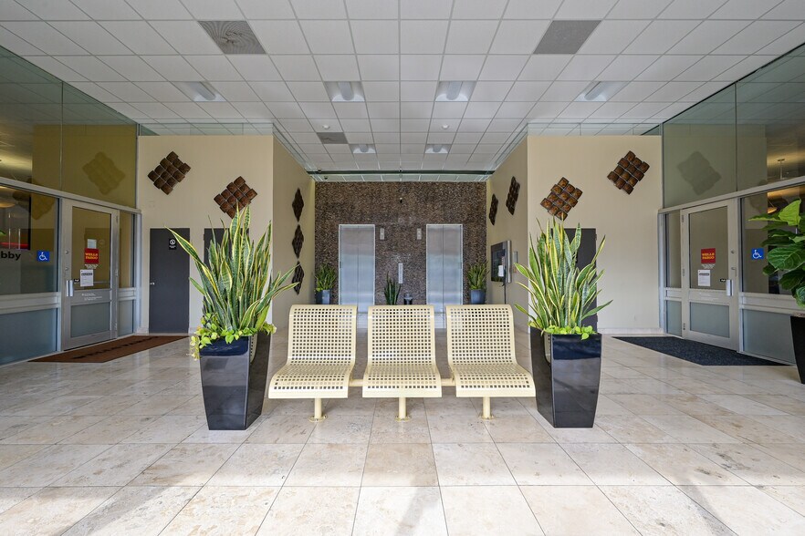 More Photos Of 5625 Cypress Creek Pky, Houston Office For Sale