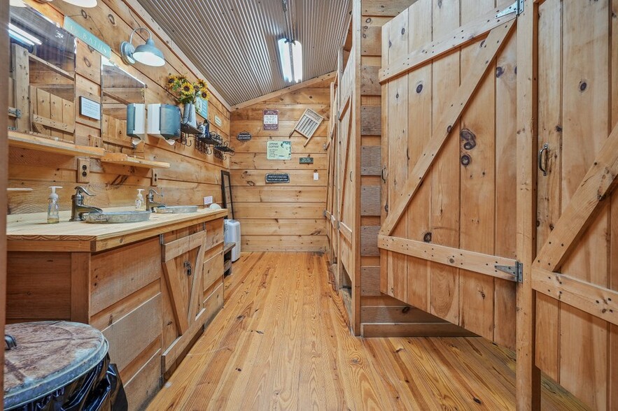More Photos Of 400 Mulberry Gap Rd, Ellijay Hospitality For Sale