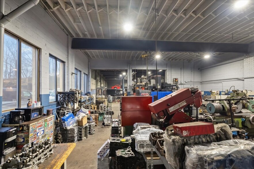 More Photos Of 263 US Highway 46, Saddle Brook Auto Repair For Sale