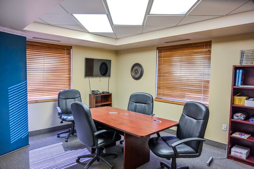 More Photos Of 480 S Geneva Rd, Vineyard Industrial For Lease