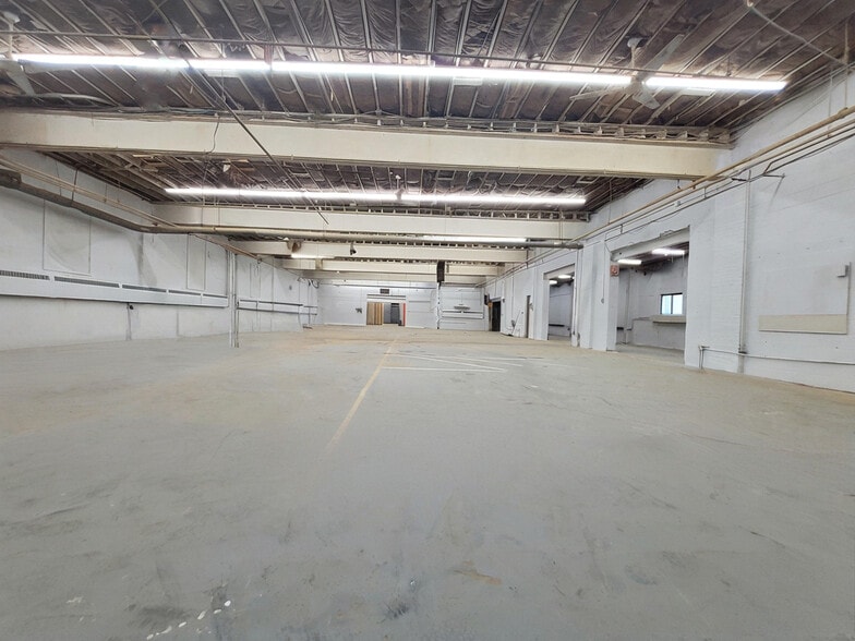 More Photos Of 141 Grove St, Meriden Manufacturing For Lease