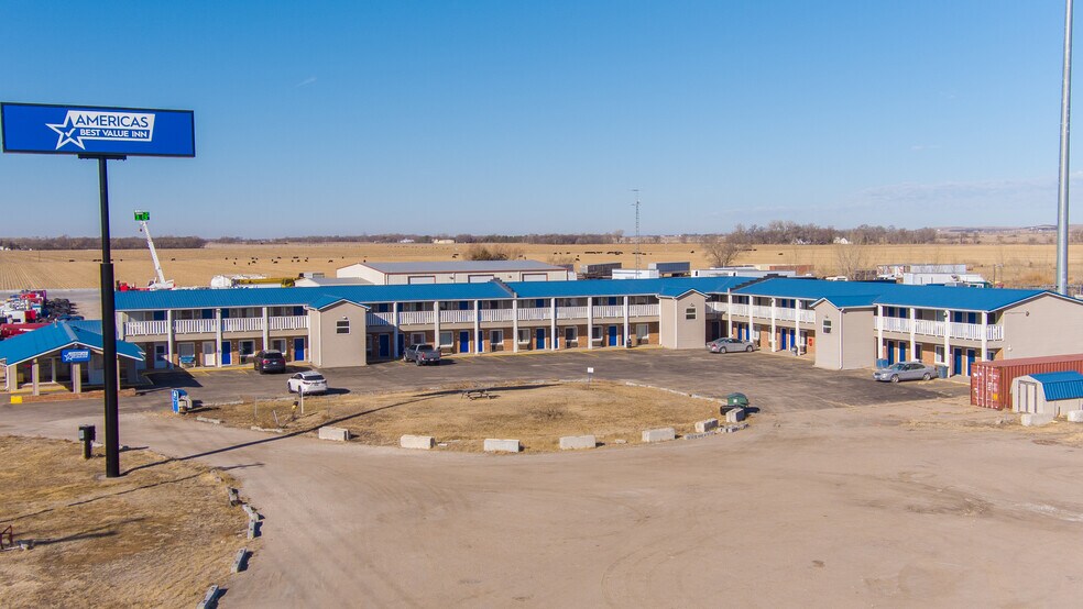 Primary Photo Of 5090 Buffalo Creek Rd, Elm Creek Hotel For Sale