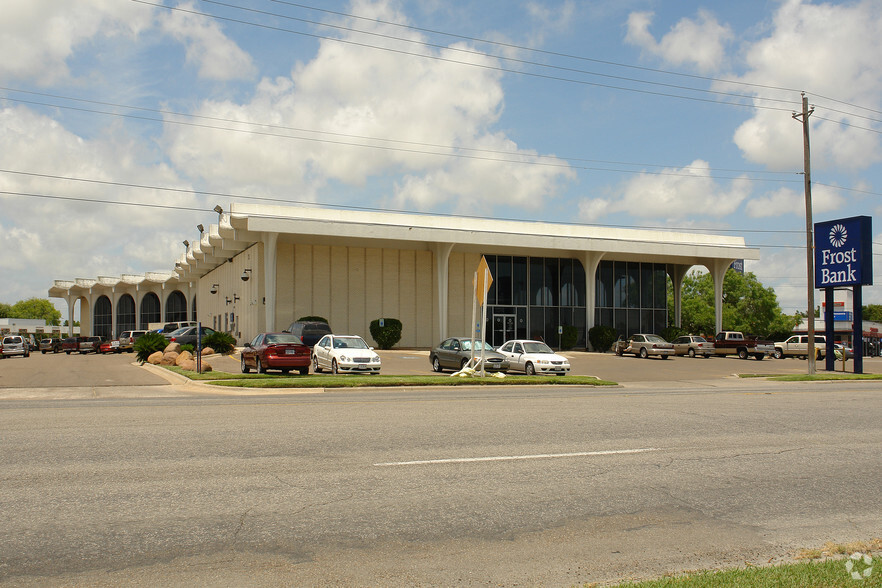 Primary Photo Of 4215 S Staples St, Corpus Christi Medical For Lease