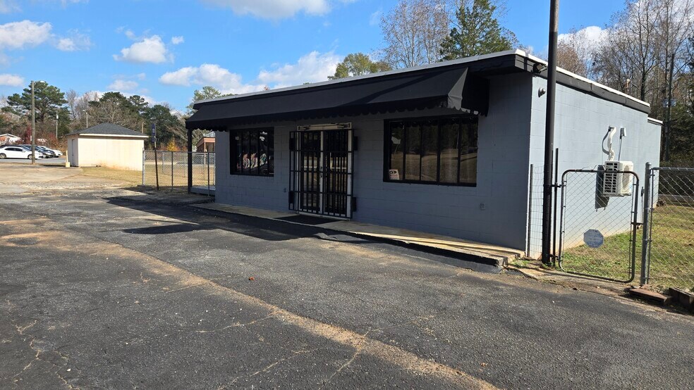 More Photos Of 5748 Highway 20 S, Covington Storefront Retail Office For Sale