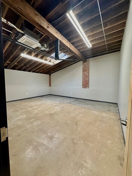 More Photos Of 607 S Public Rd, Lafayette Freestanding For Lease