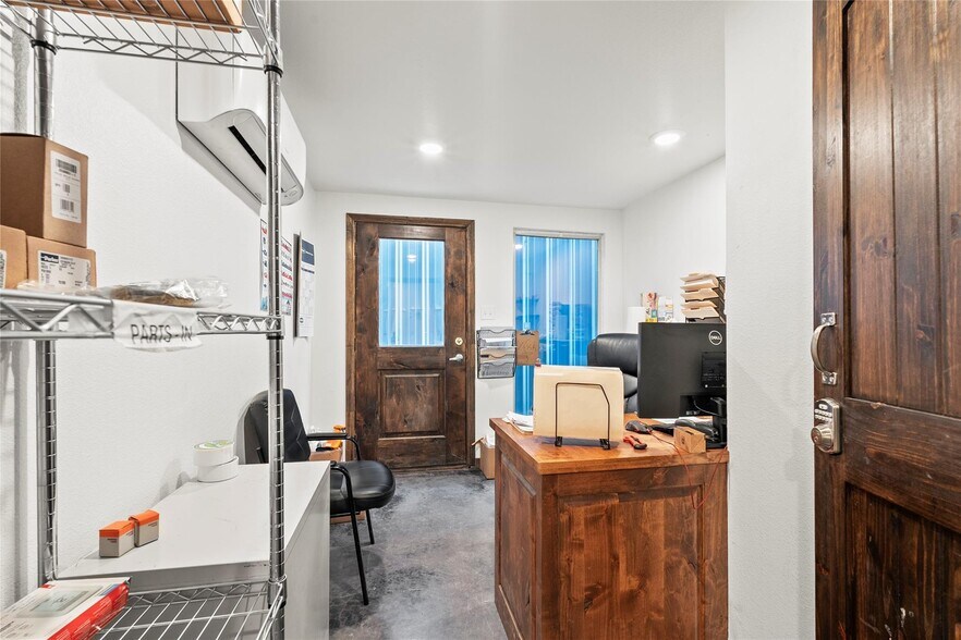 More Photos Of 600-608 FM 981, Blue Ridge Warehouse For Sale