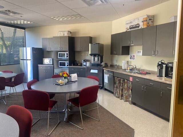 More Photos Of 1696 Greenview Dr SW, Rochester Office For Lease