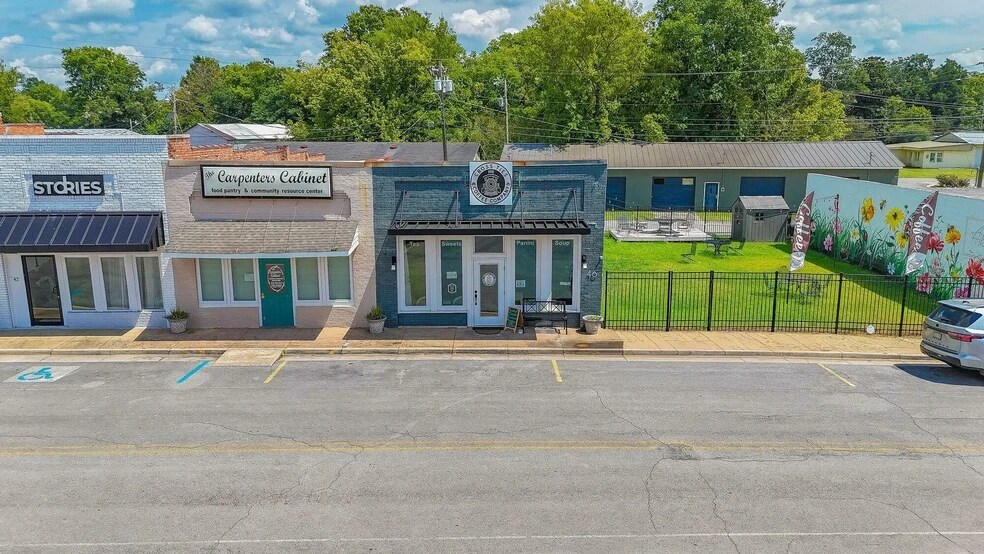 More Photos Of 46 Railroad Ave, Falkville Storefront For Sale