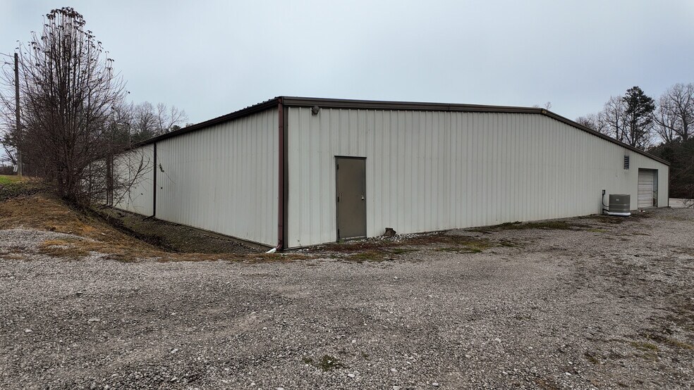 More Photos Of 45 Job Corp Rd, Pine Knot Flex For Sale