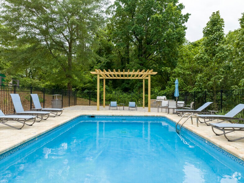 More Photos Of 403 3rd St NE, Alabaster Apartments For Sale