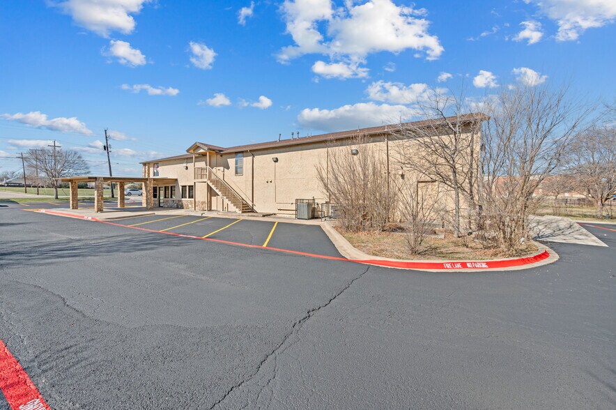 More Photos Of 7716 Davis Blvd, North Richland Hills Storefront For Lease