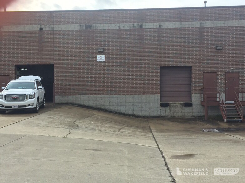 More Photos Of 29300 Clemens Rd, Westlake Warehouse For Lease