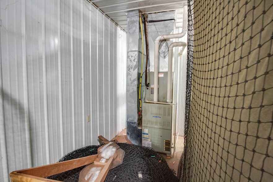 More Photos Of 22987 Cherry Ln, Jerseyville Storefront For Sale