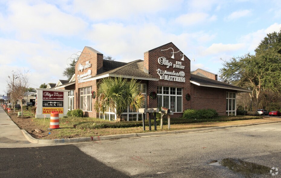 More Photos Of 1492 N Us-17 Hwy, Mount Pleasant Veterinarian Kennel For Lease